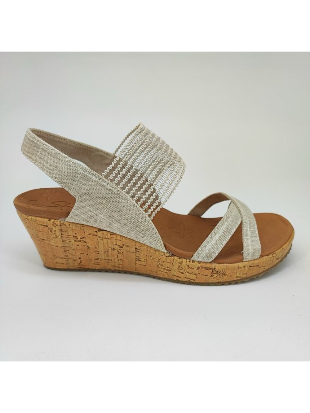 Skechers Luxe Foam Women's Size 10 US Sandals Textile Ivory Casual SN 31723